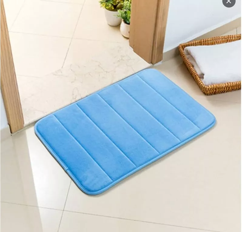 Alfombra De Baño De Espuma Viscoelástica De 60 Cm X 43 Cm Modelo de Rallas Azul Celeste